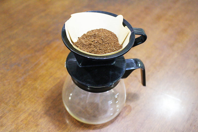 コーヒー粉を入れたコーヒーサーバー