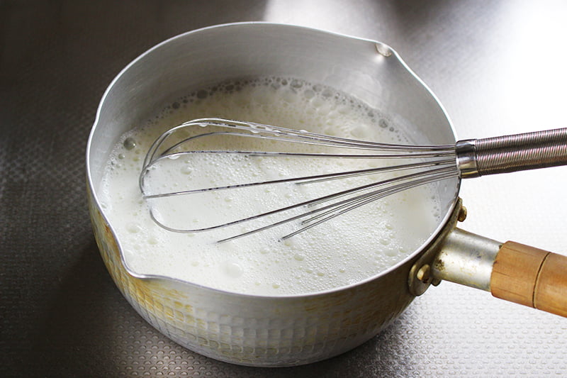 「片栗粉で牛乳プリン(イチゴ)」の作り方1
